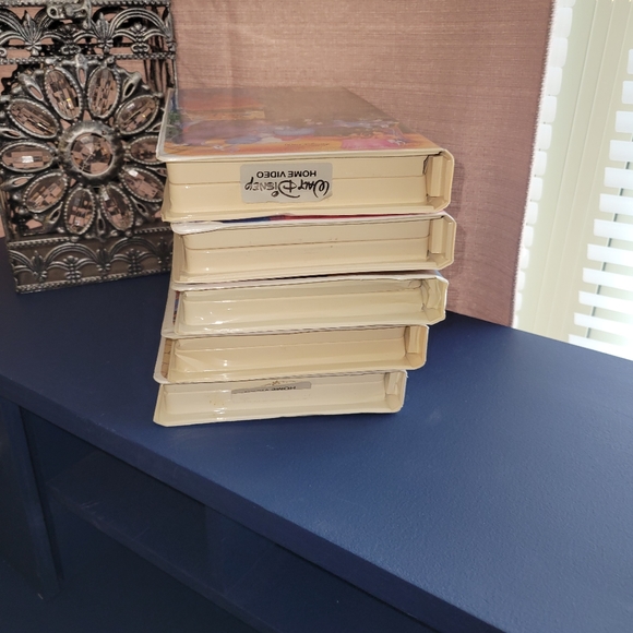 Disney classic vintage VHS tapes bundle - Picture 10 of 11